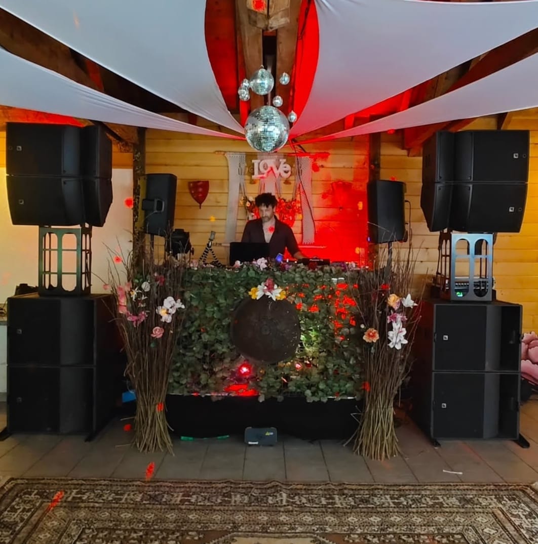 DJ